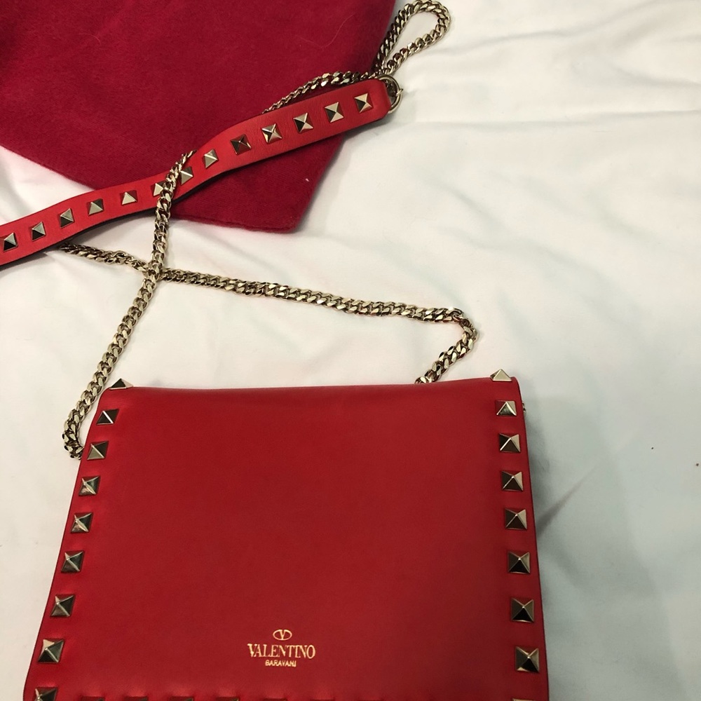 SOLD Valentino Garavani Rockstud chain pouch Red - Picture 3 of 8
